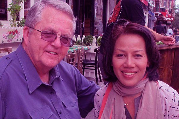 Image of Ron Teigen Sr with his wife Vilailuck